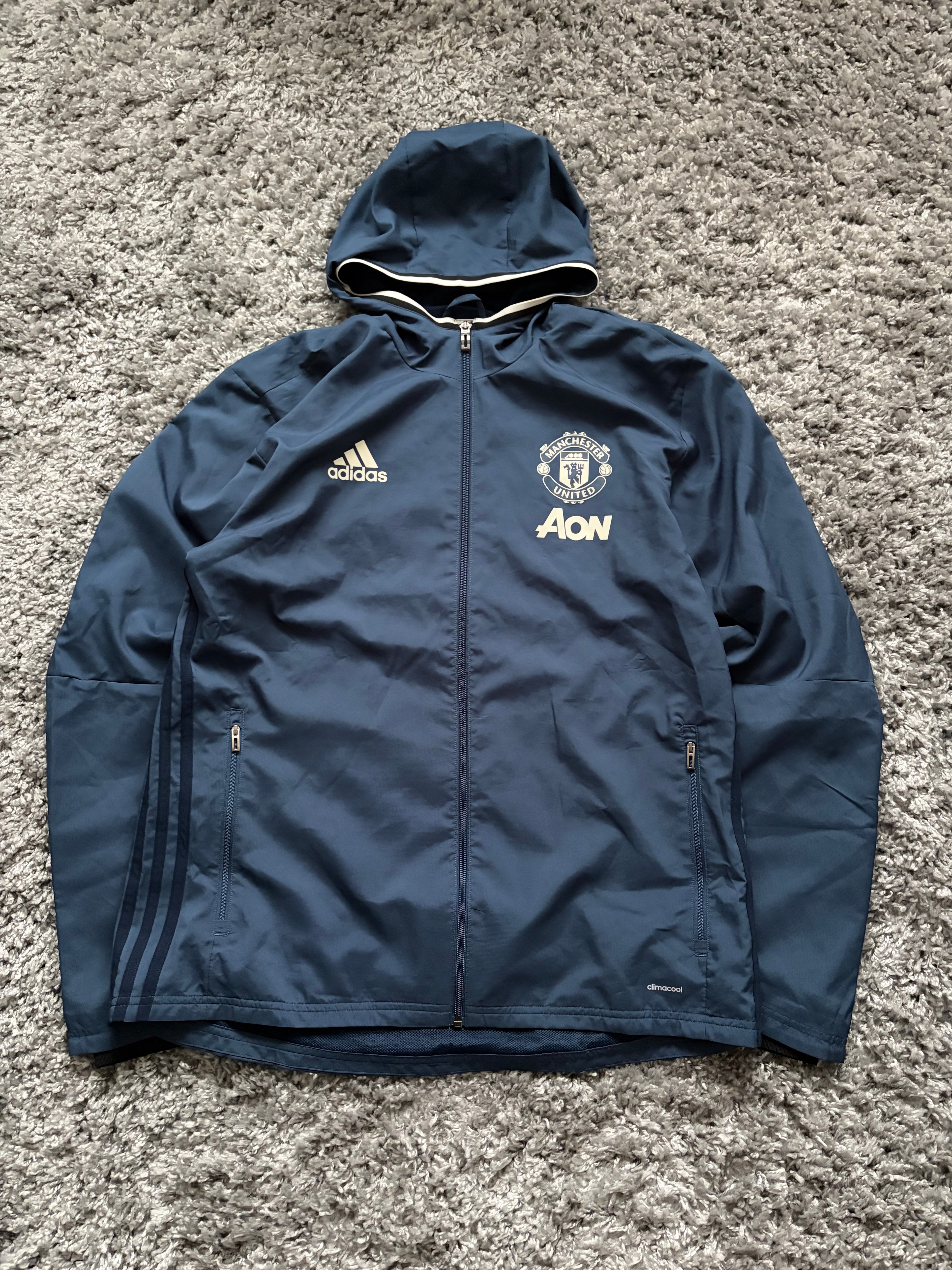 Man U Trackjacket (L)