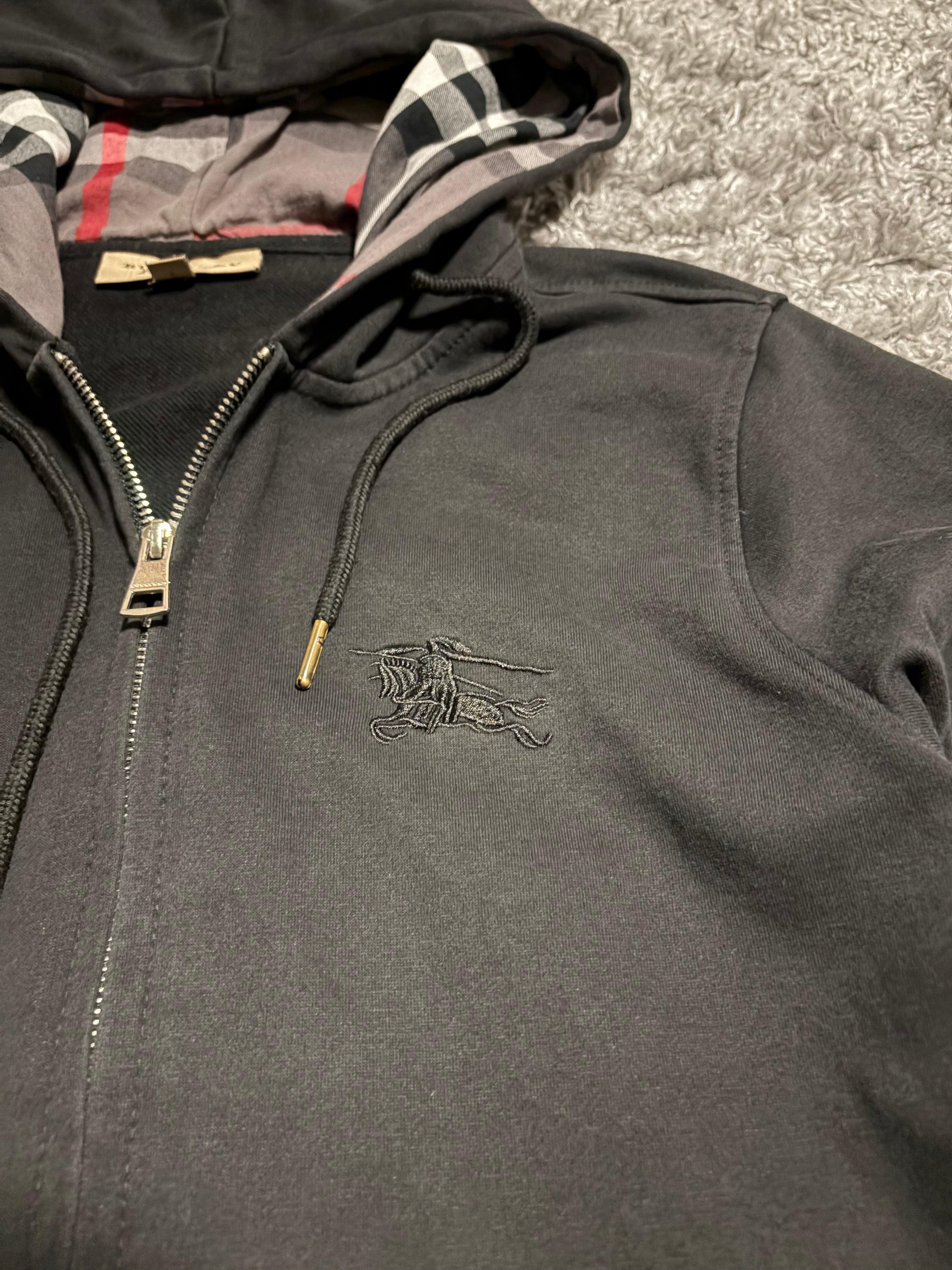 Burberry Zipper (M)