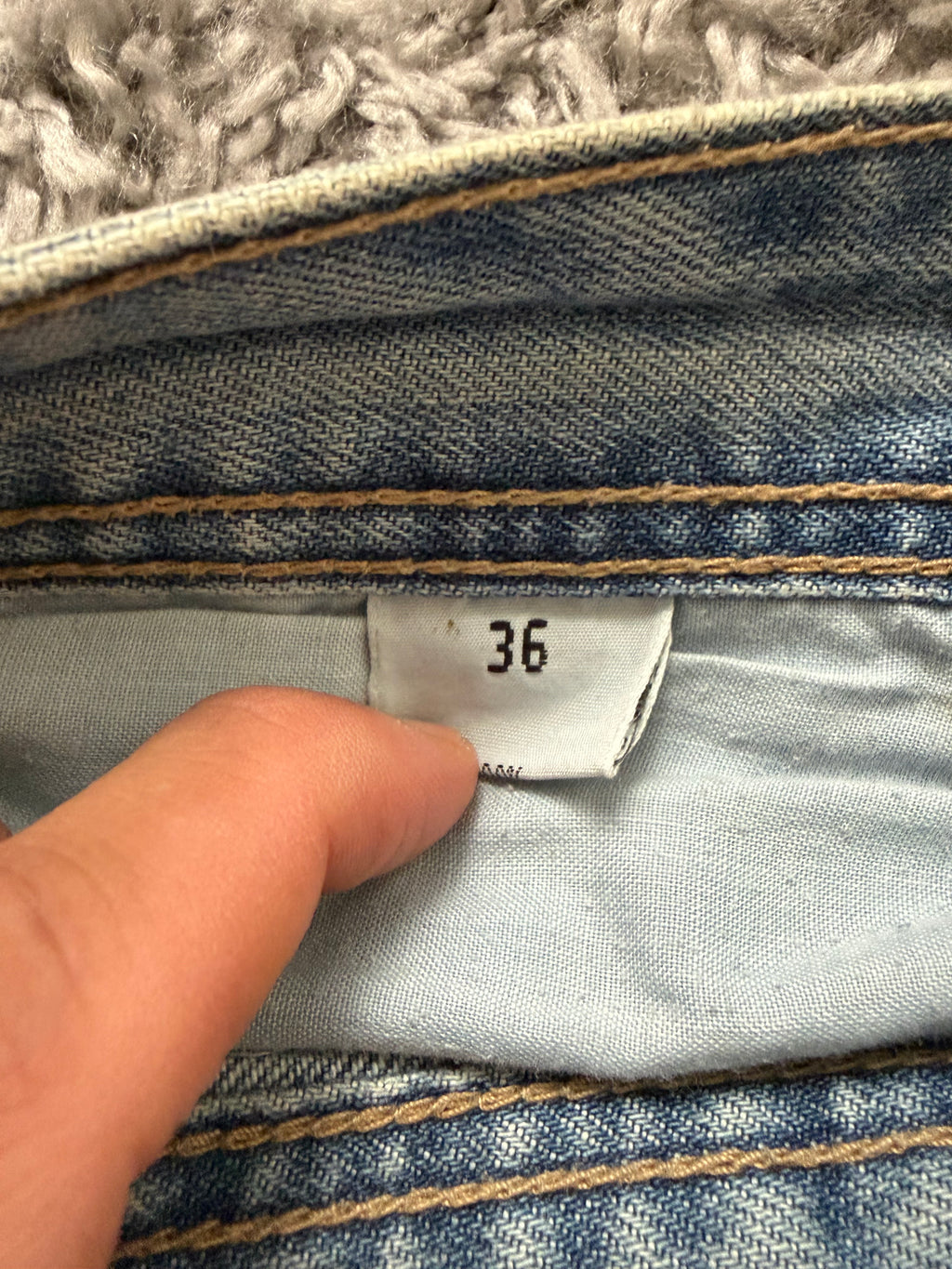Armani Jeans (L) 36