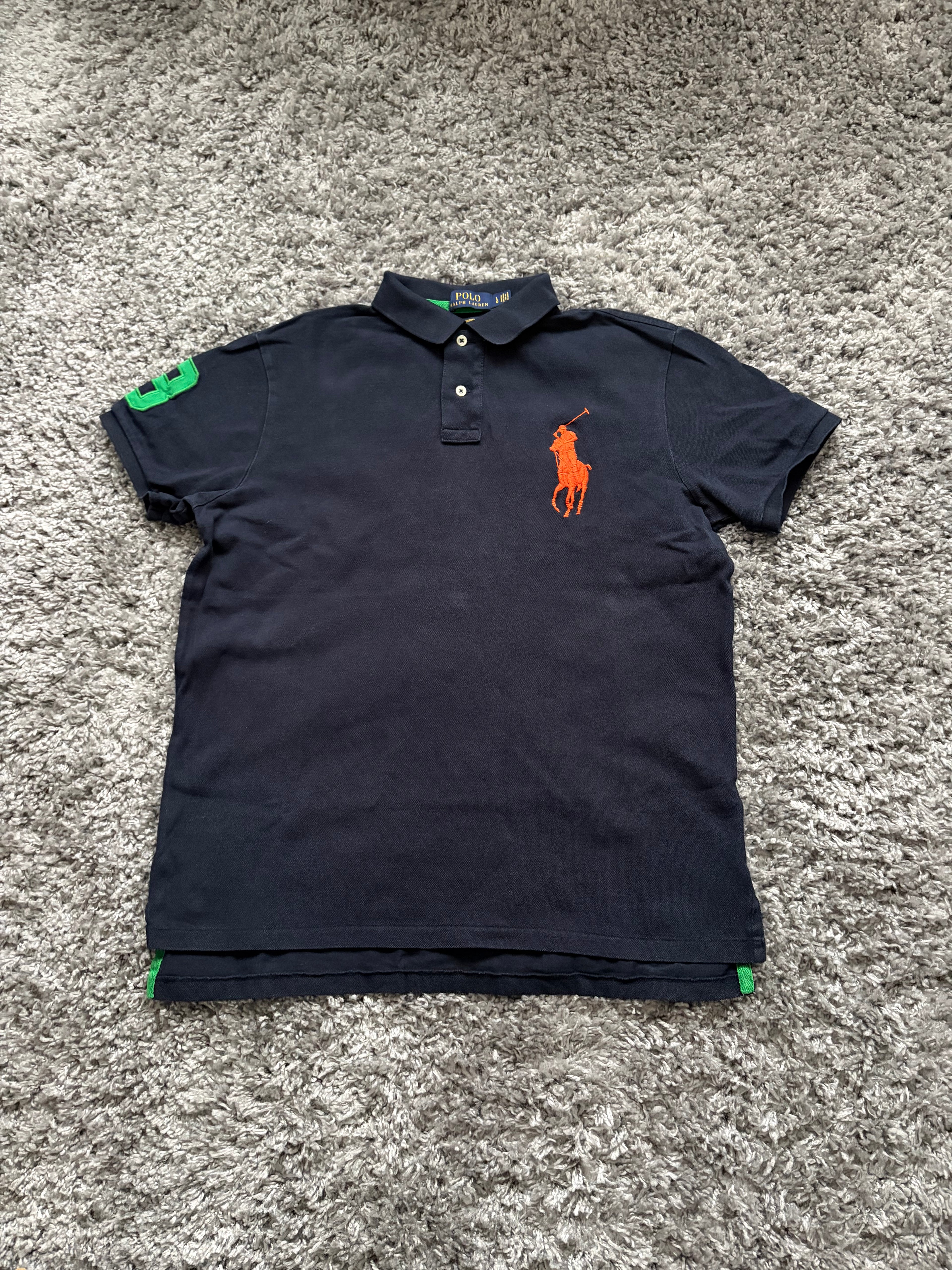 Ralph Lauren Polo (L)