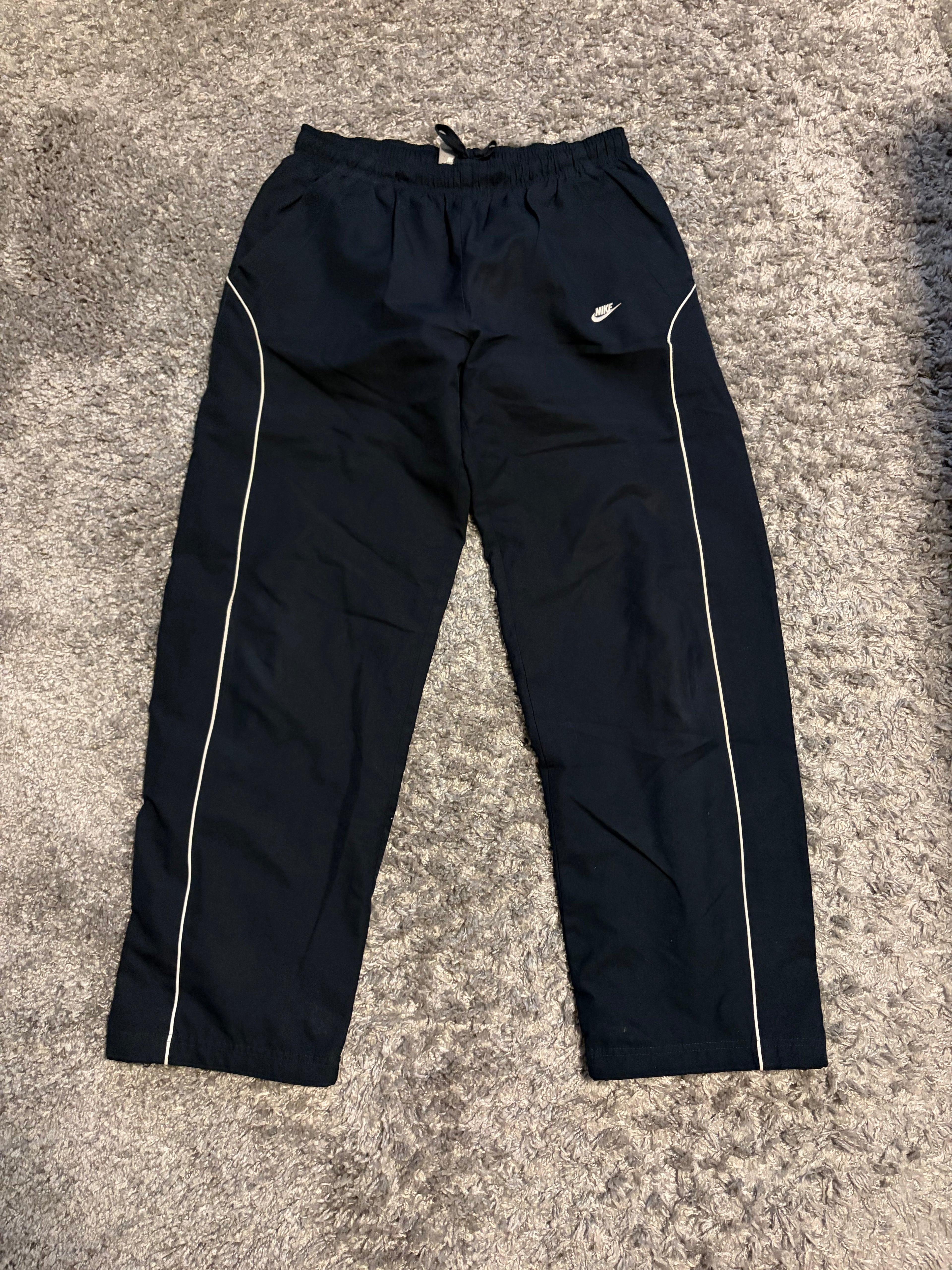 Nike Tracksuit (L)